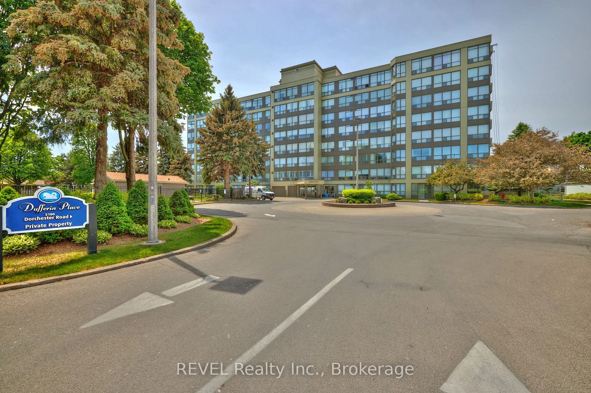 5100 Dorchester Road 206, Niagara Falls, ON L2E 7H4