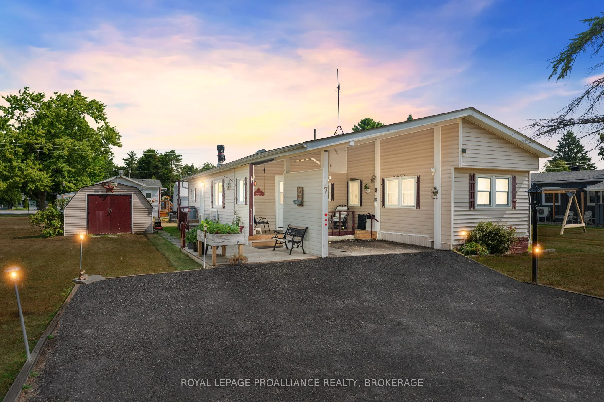 4328 Elm Street, South Frontenac, ON K0H 2W0