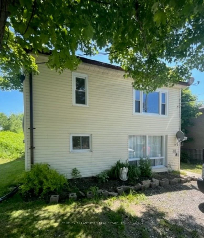 3 South Street, Quinte West, ON K8V 1H1