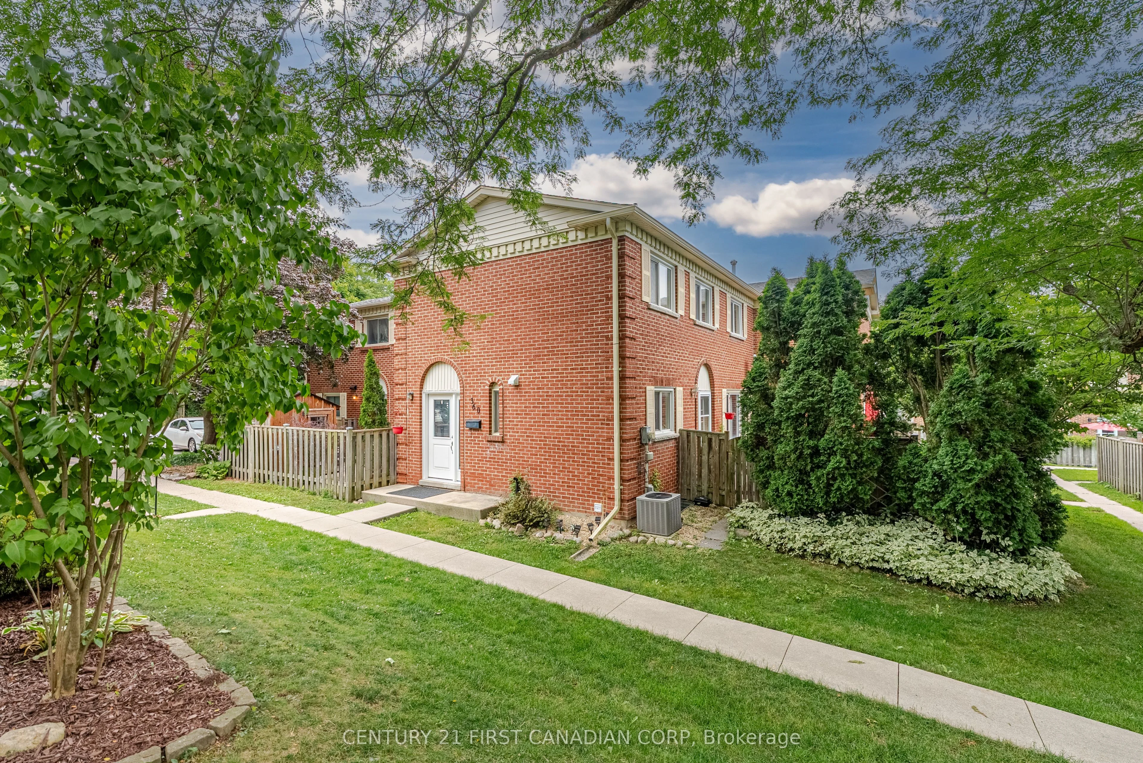 360 Homestead Court 8, London North, ON N6G 2E9