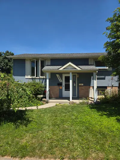 Detached in Woodstock