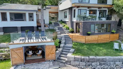 Detached in Frontenac