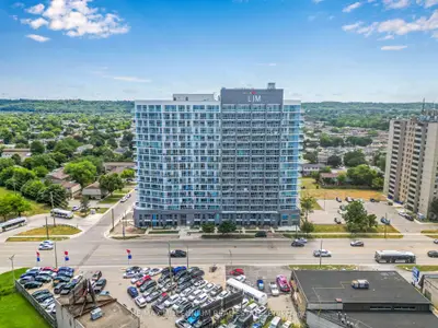 Condo Apartment in Hamilton