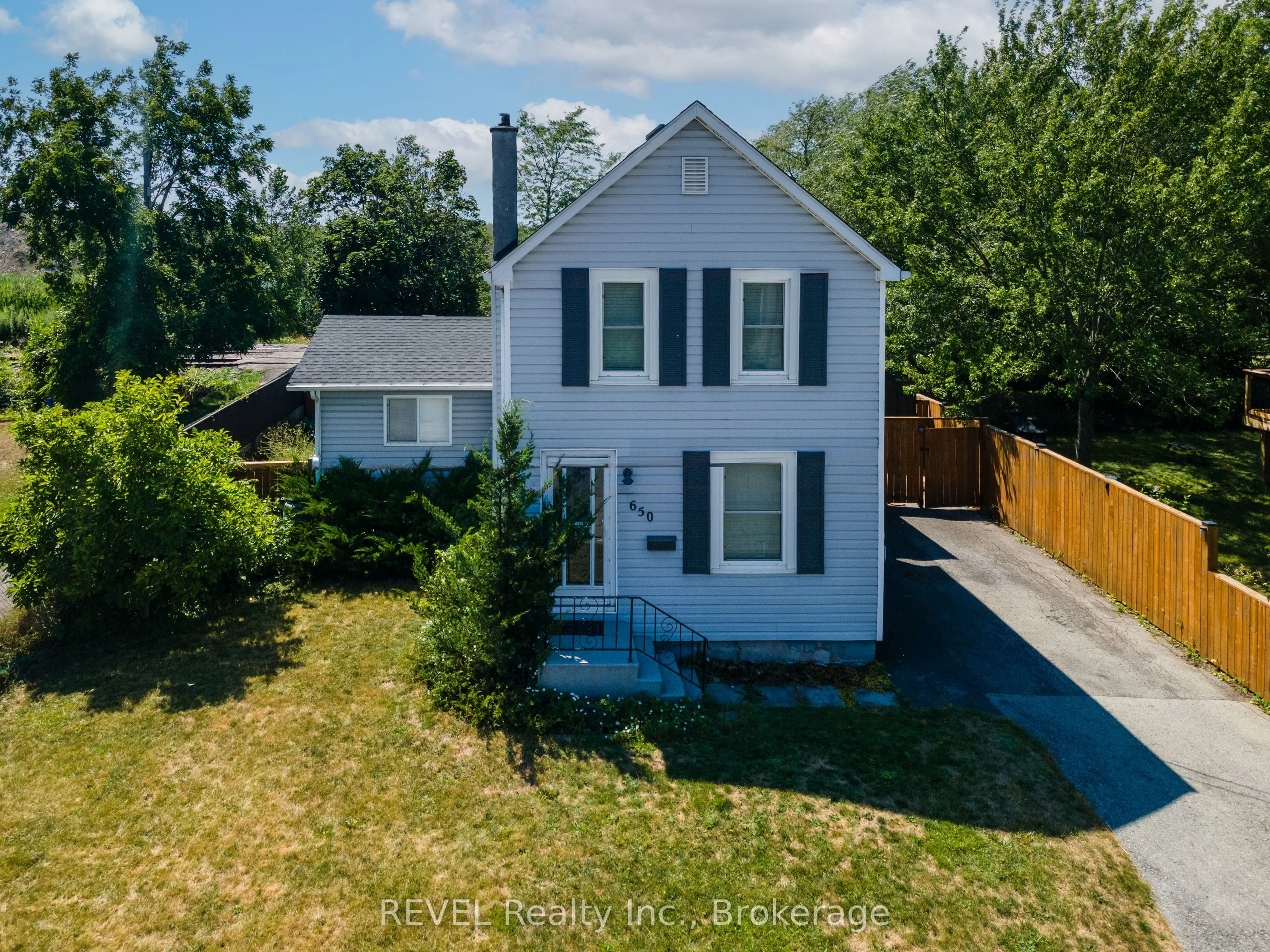 650 Deere Street, Welland, ON L3B 2L8