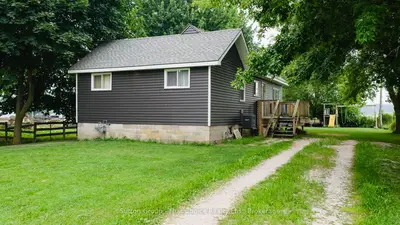 Detached in Huron East