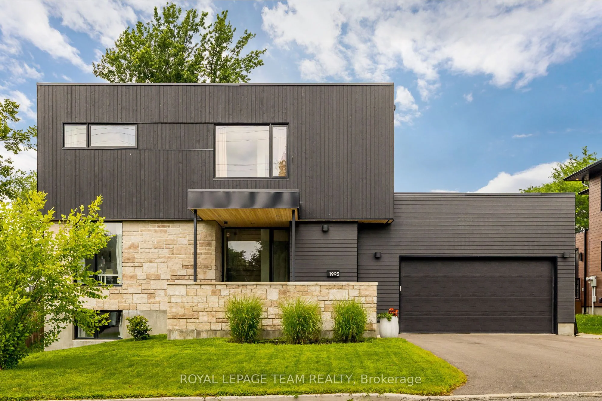 Detached in McKellar Heights - Glabar Park and Area
