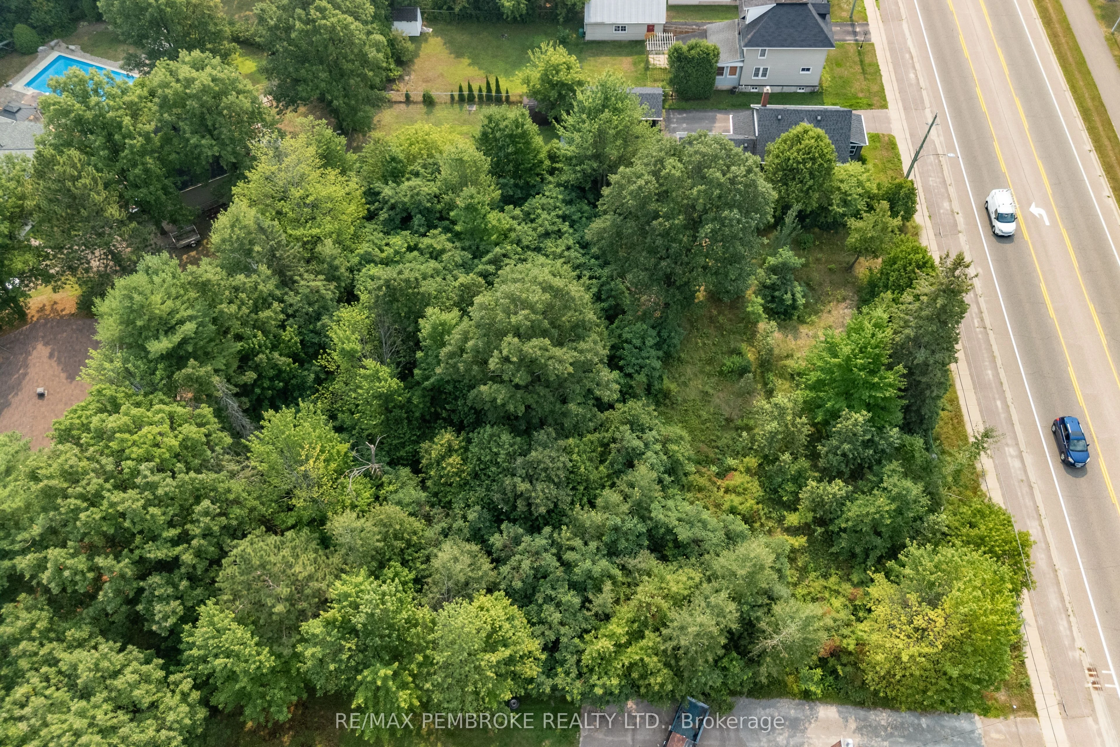 3307 Petawawa Boulevard, Petawawa, ON K8H 1X7