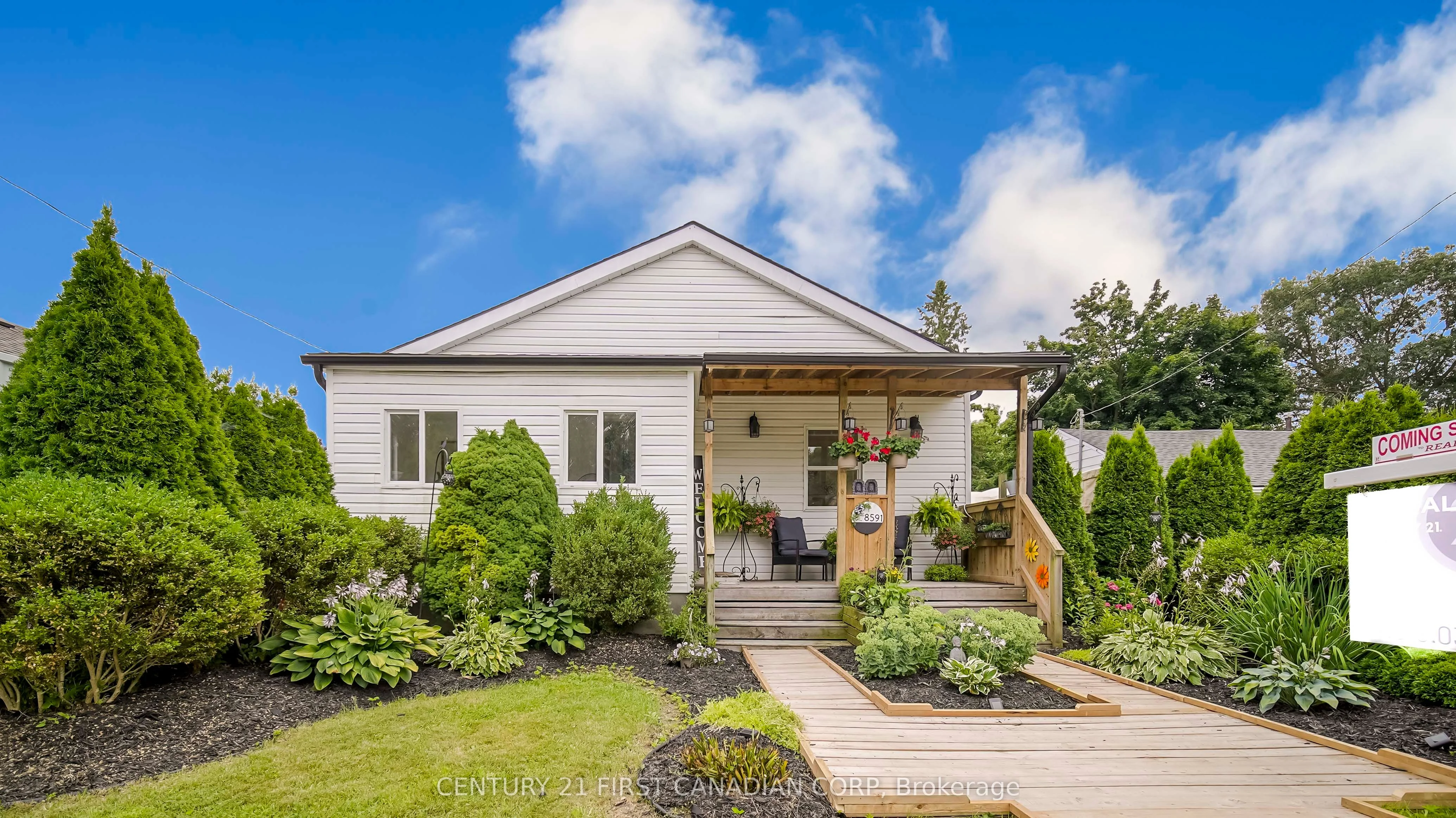 8591 Glendon Drive, Strathroy-Caradoc, ON N0L 1W0