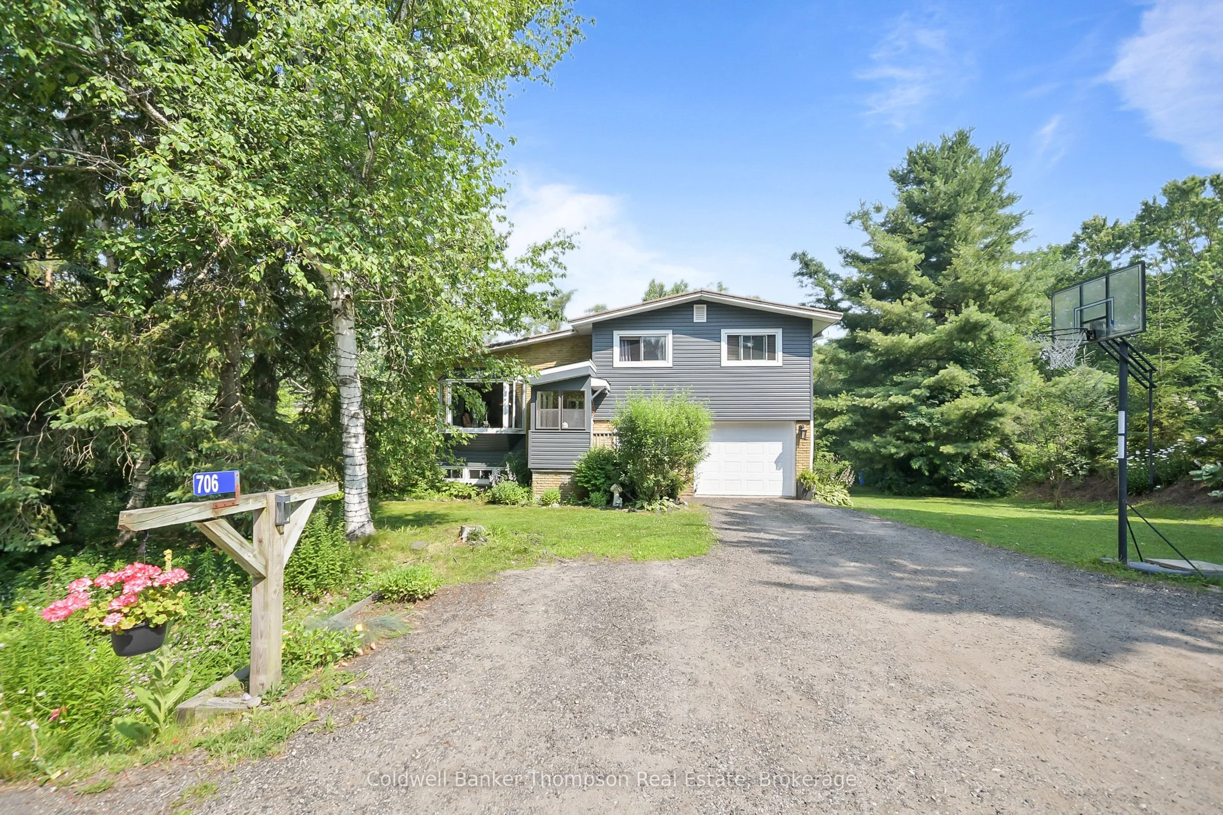 706 Phillips Crescent, Huntsville, ON P1H 1B4