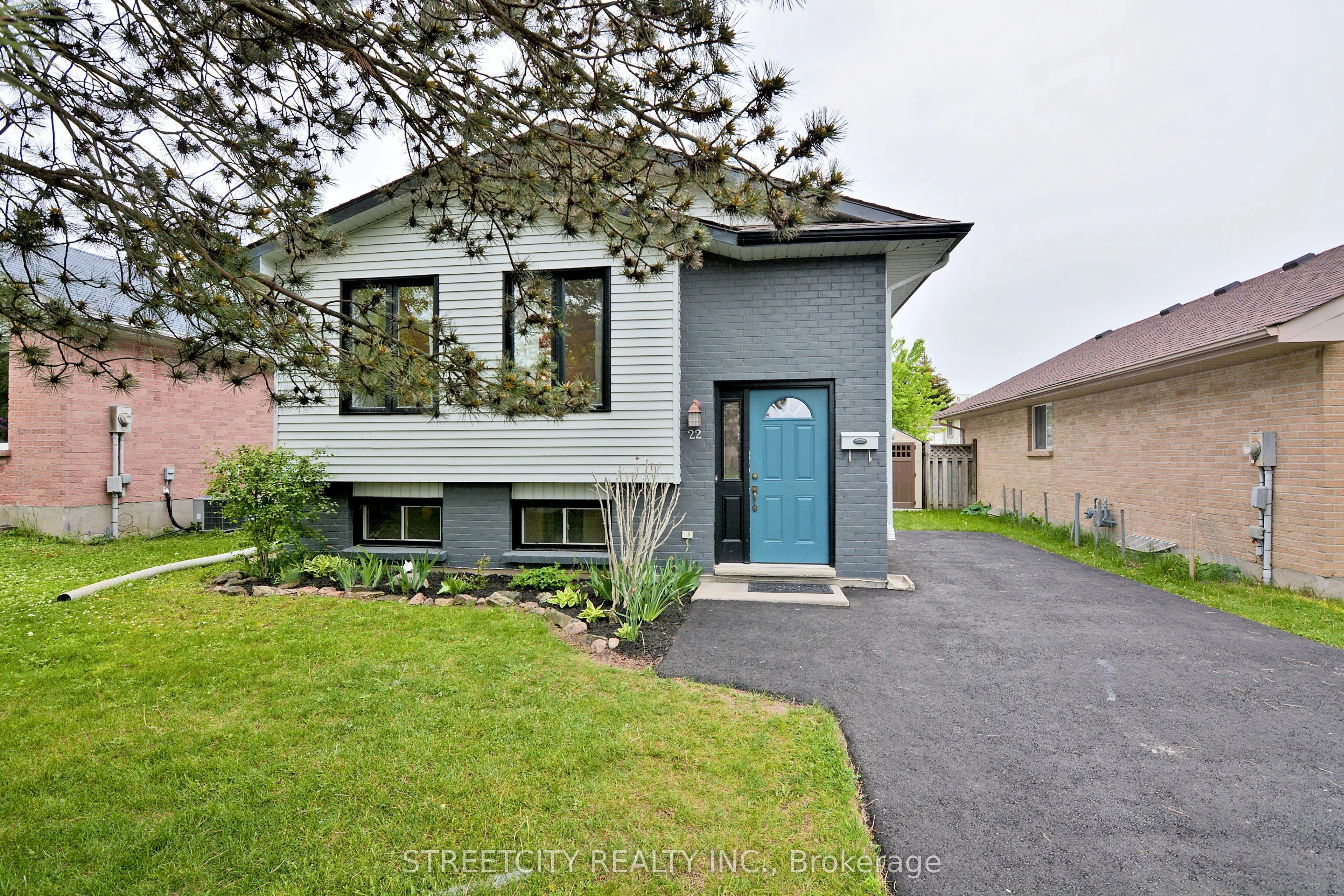 22 Erica Crescent S, London South, ON N6E 3P4