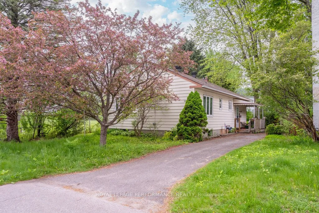 167 Mafeking Avenue, Manor Park - Cardinal Glen and Area, ON K1K 2V4