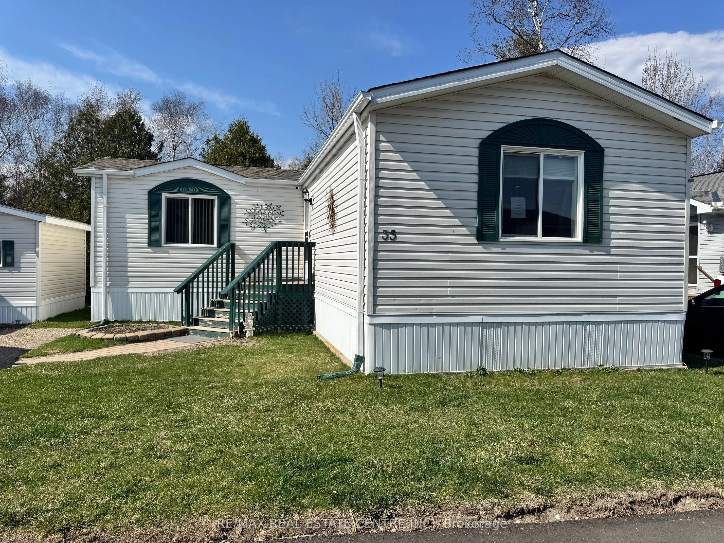 35 Water Street, Puslinch, ON N0B 2J0
