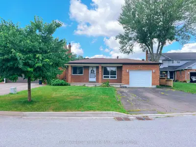 Detached in Niagara Falls