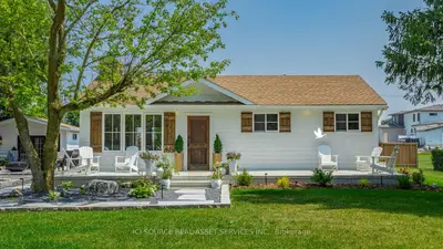 Detached in Bluewater