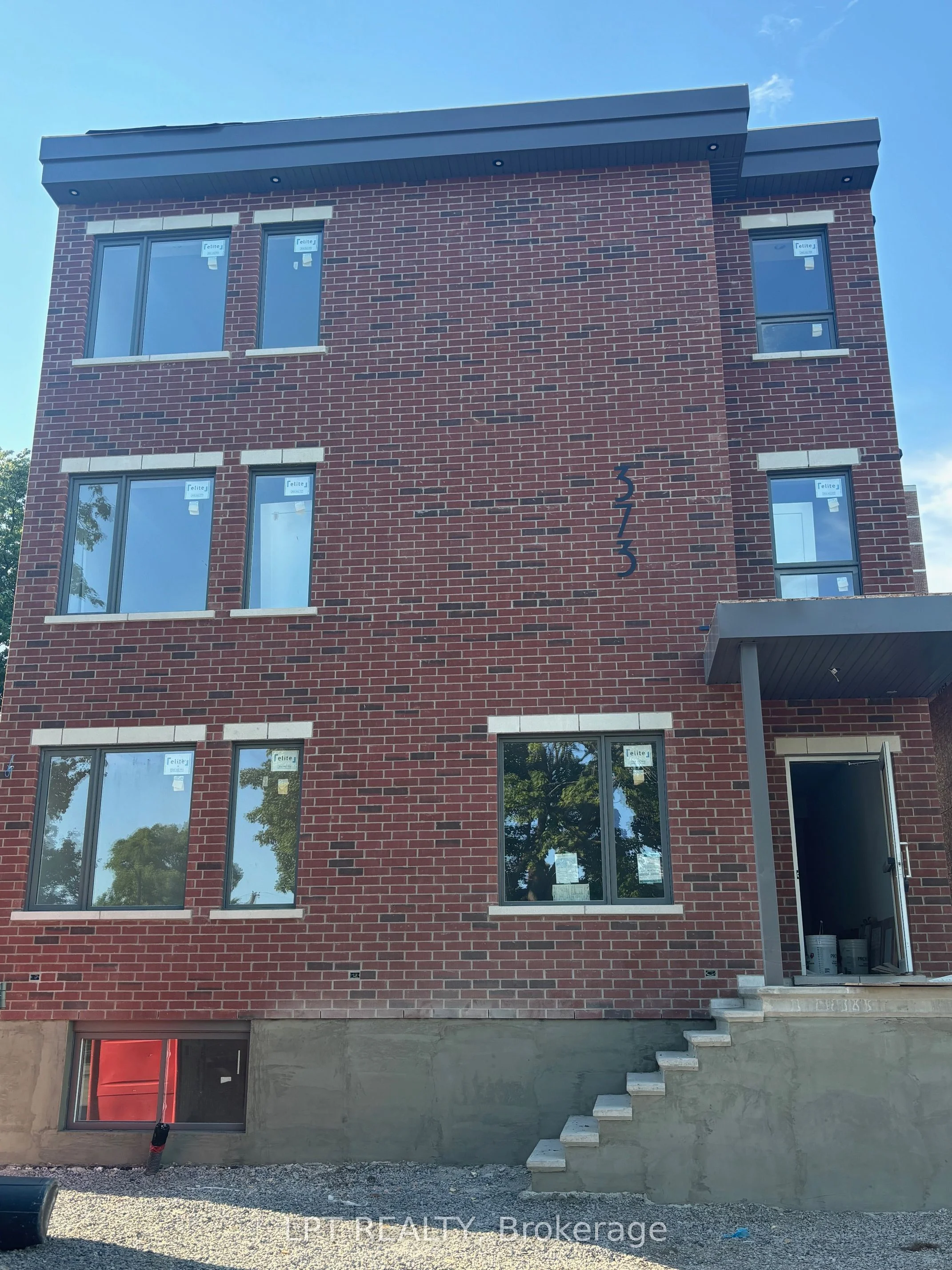 373 Iberville Street Unit #1, Vanier and Kingsview Park, ON K1L 6G1
