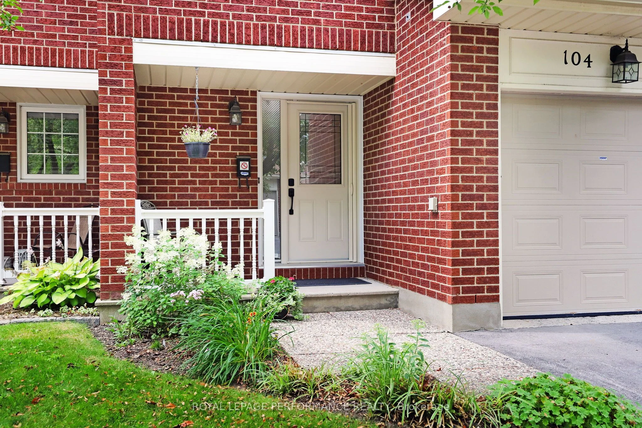 104 Stonebriar Drive, South of Baseline to Knoxdale, ON K2G 5Y1
