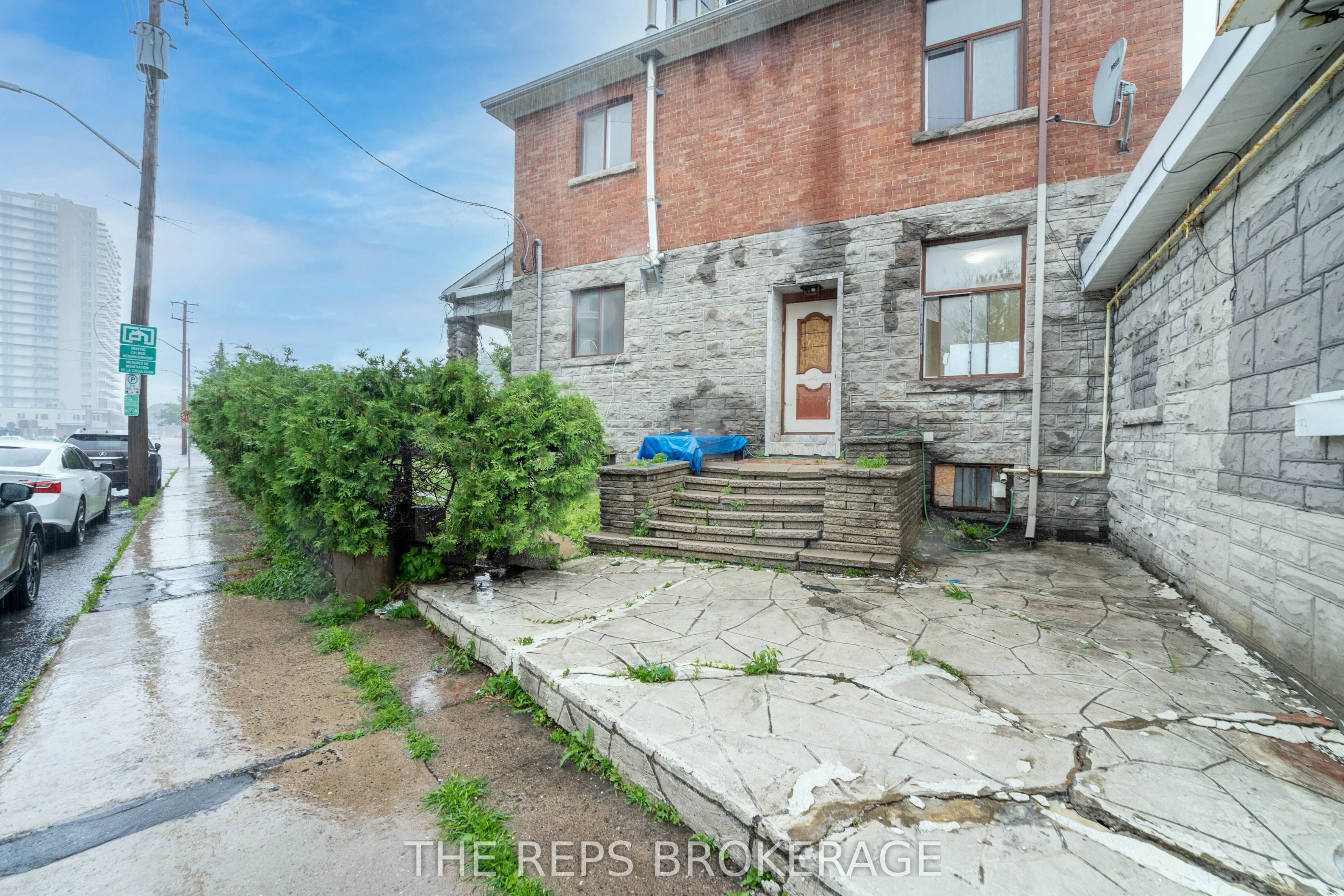 337 MONTGOMERY Street, Vanier and Kingsview Park, ON K1L 7X1