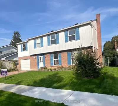 Detached in Billings Bridge - Riverside Park and Area