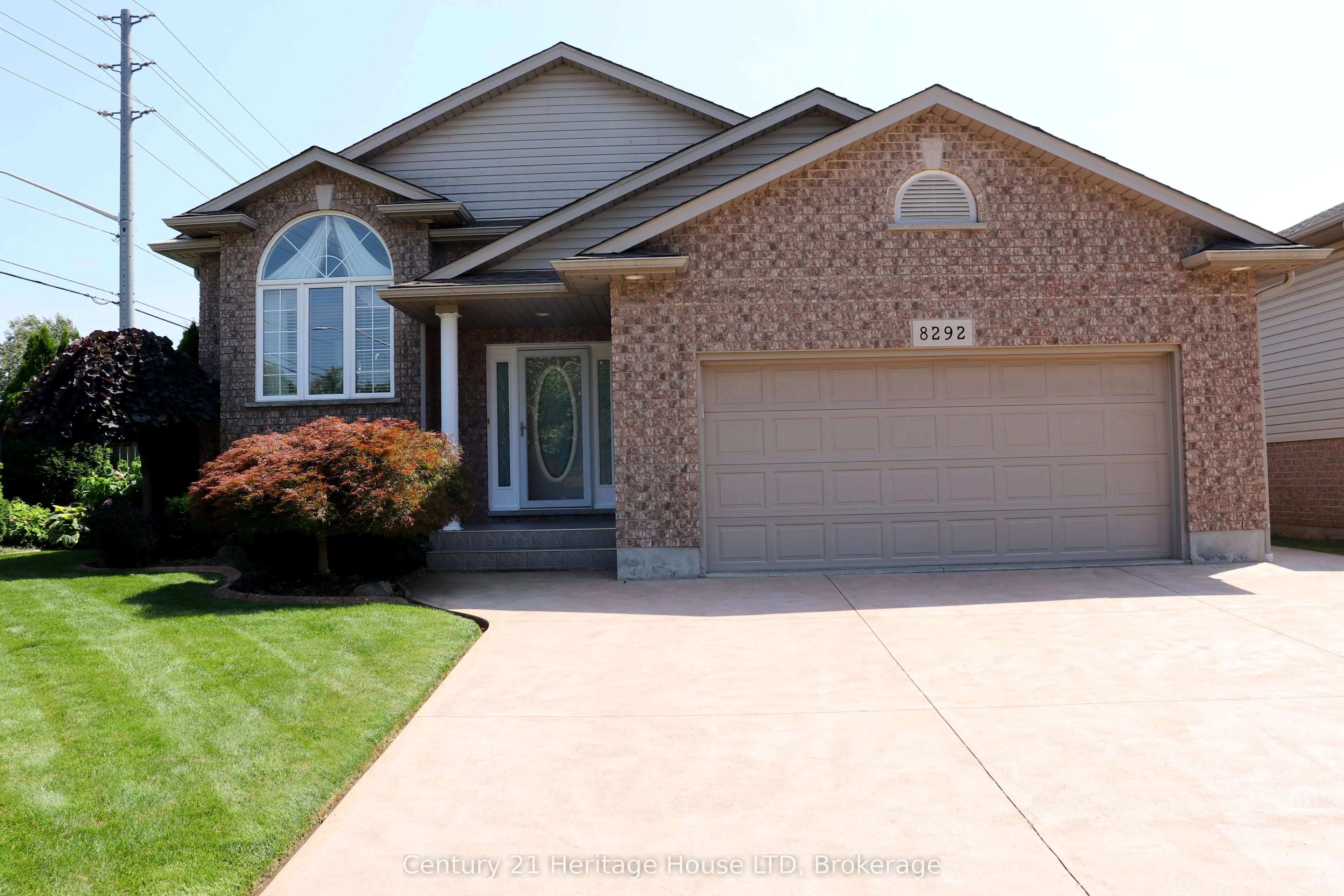 8292 Feren Drive S, Niagara Falls, ON L2H 3M9