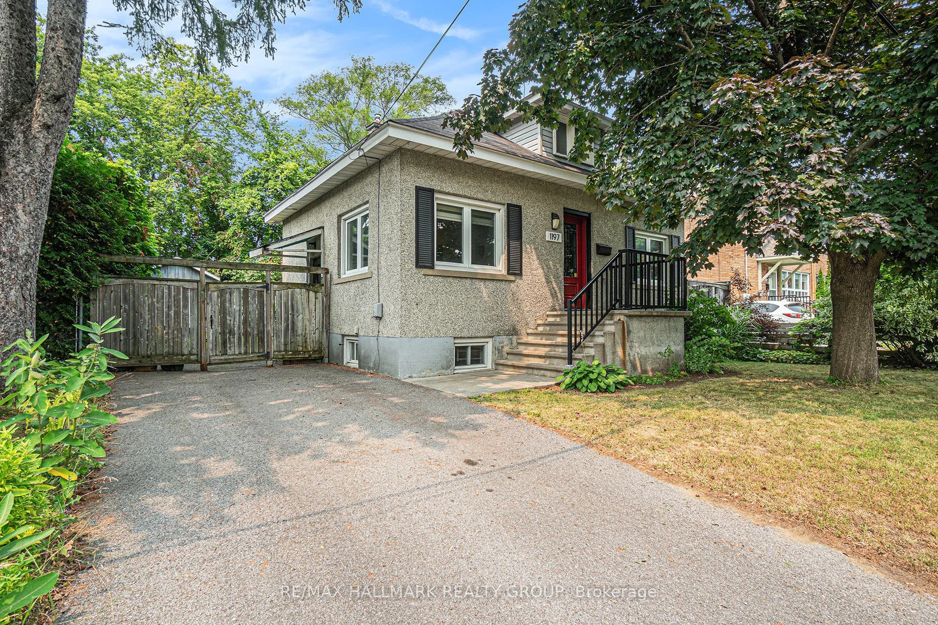 1197 Emperor Avenue, Carlington - Central Park, ON K1Z 8C3