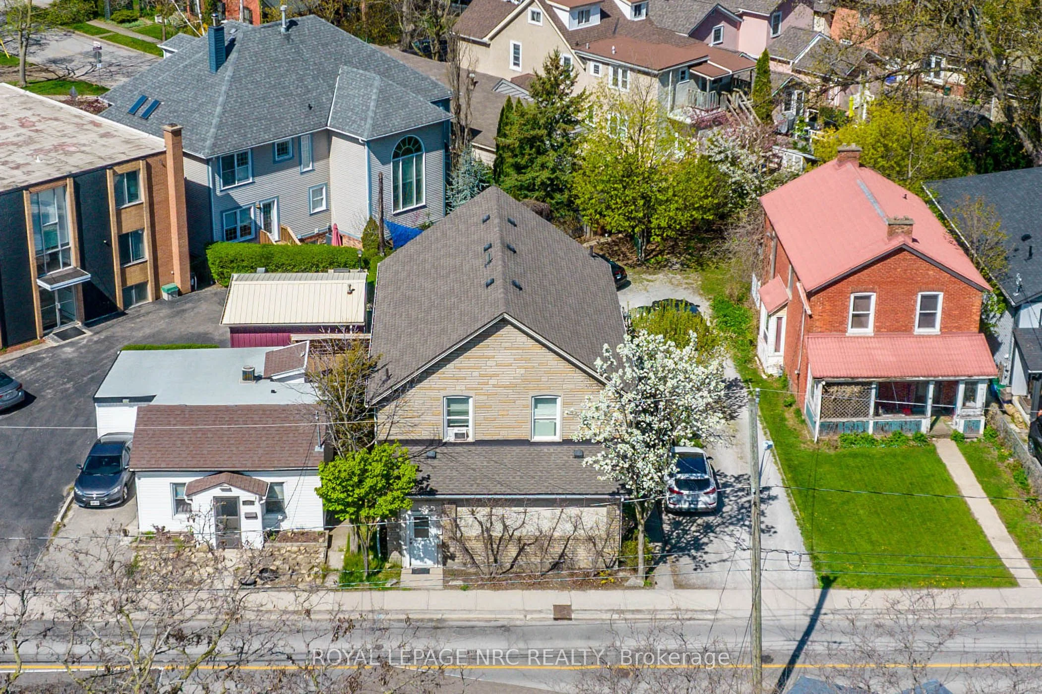 33 Lake Street, St. Catharines, ON L2R 5W9