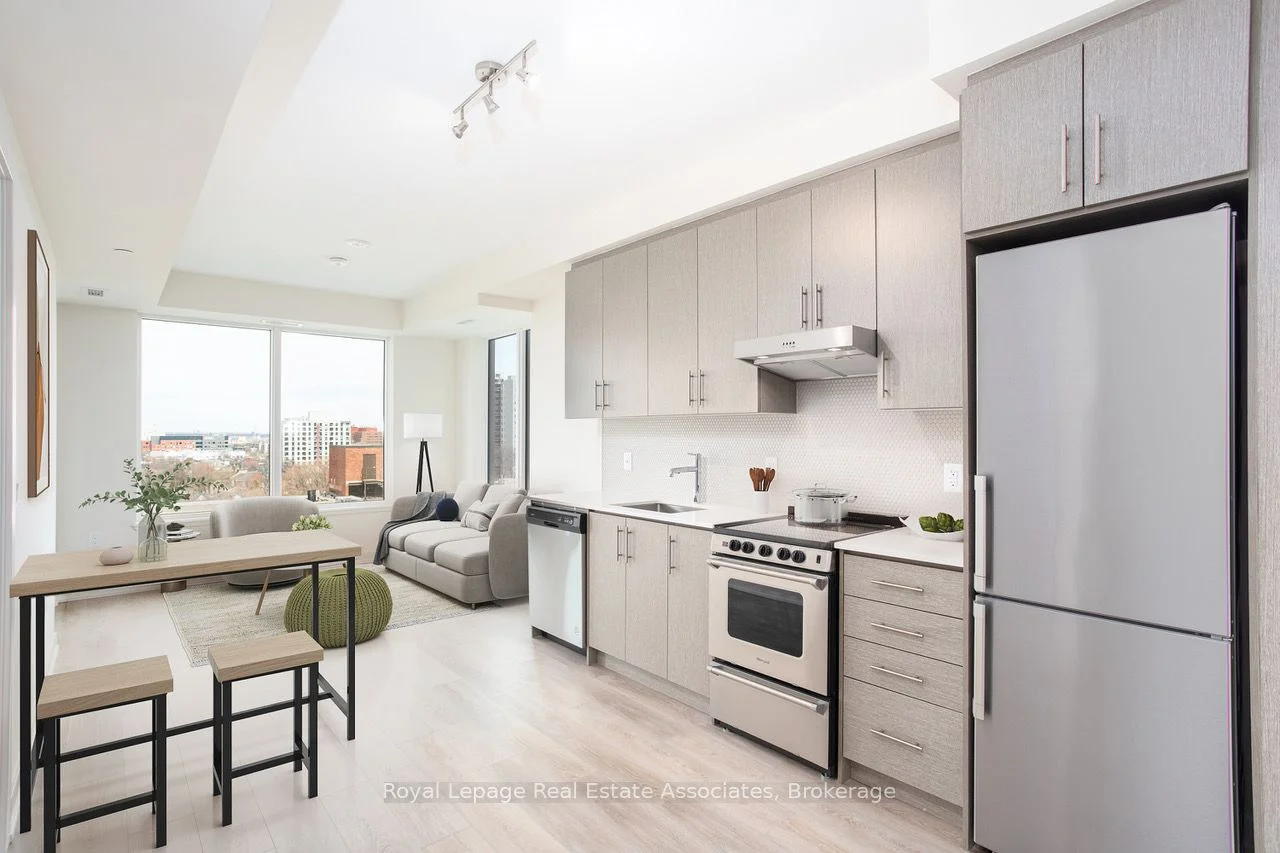 212 King William Street 820, Hamilton, ON L8R 3N9