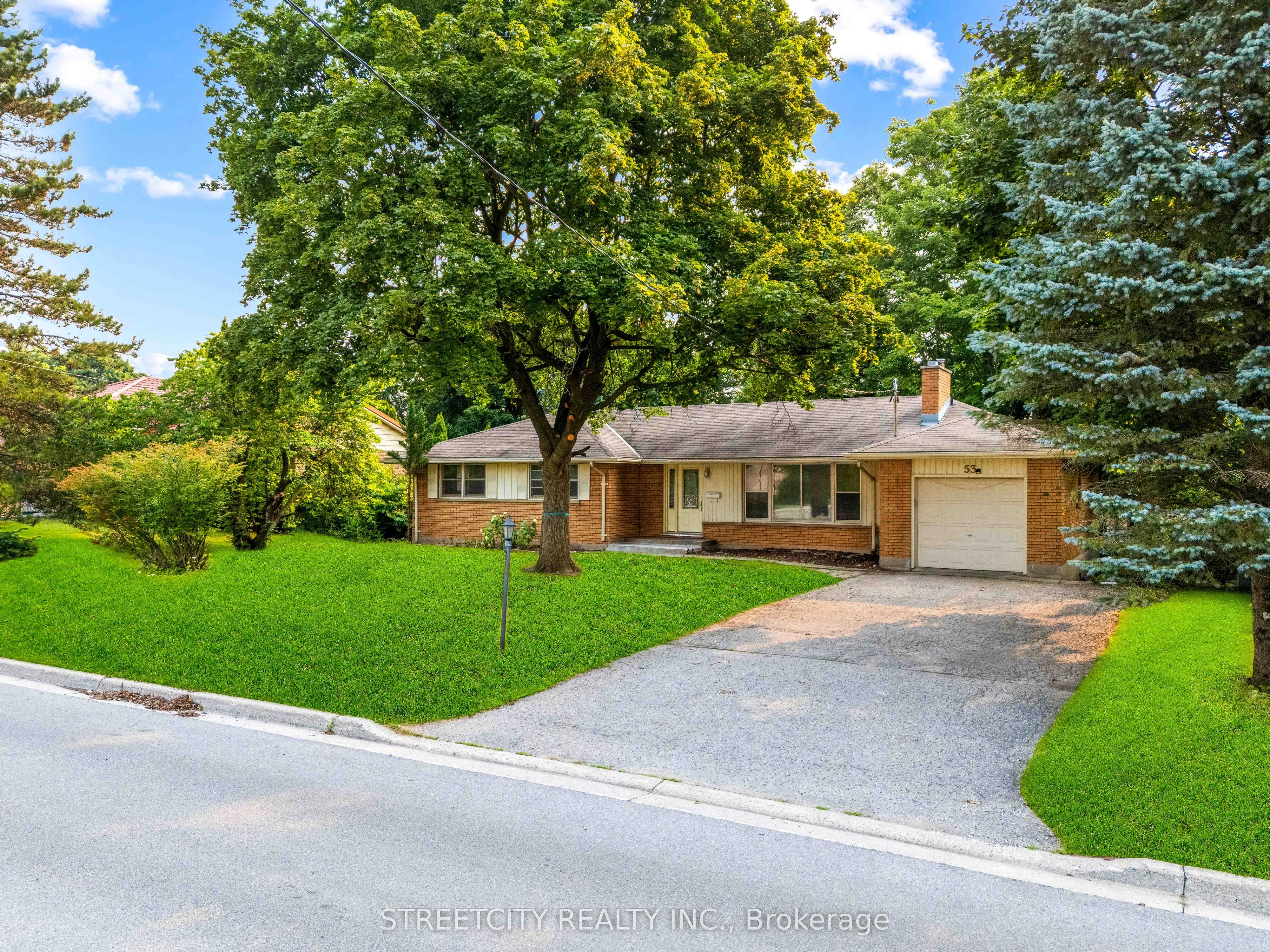 53 Wychwood Parkway, London North, ON N6G 1R4