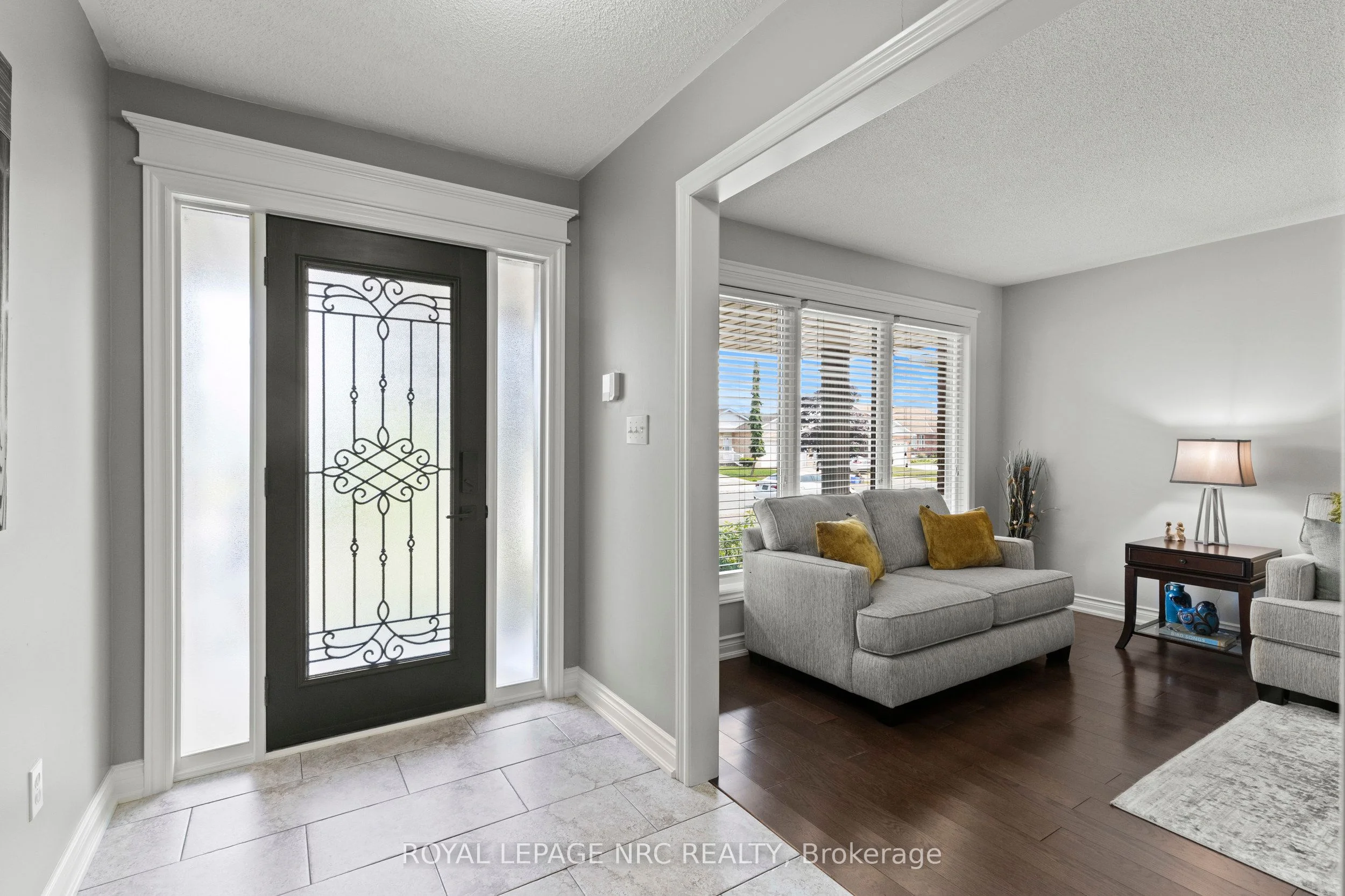 7395 Lakewood Crescent, Niagara Falls, ON L2G 7V3