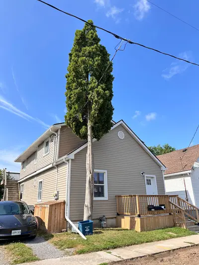 Triplex in St. Catharines