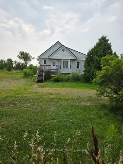 Detached in Montague