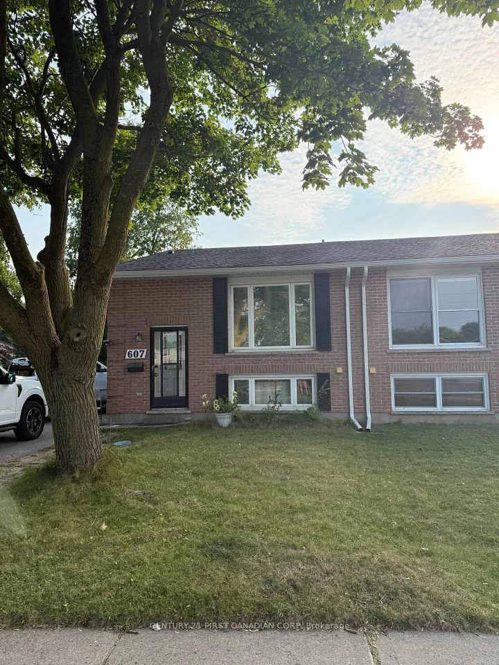607 Deveron Crescent, London South, ON N5Z 4M3