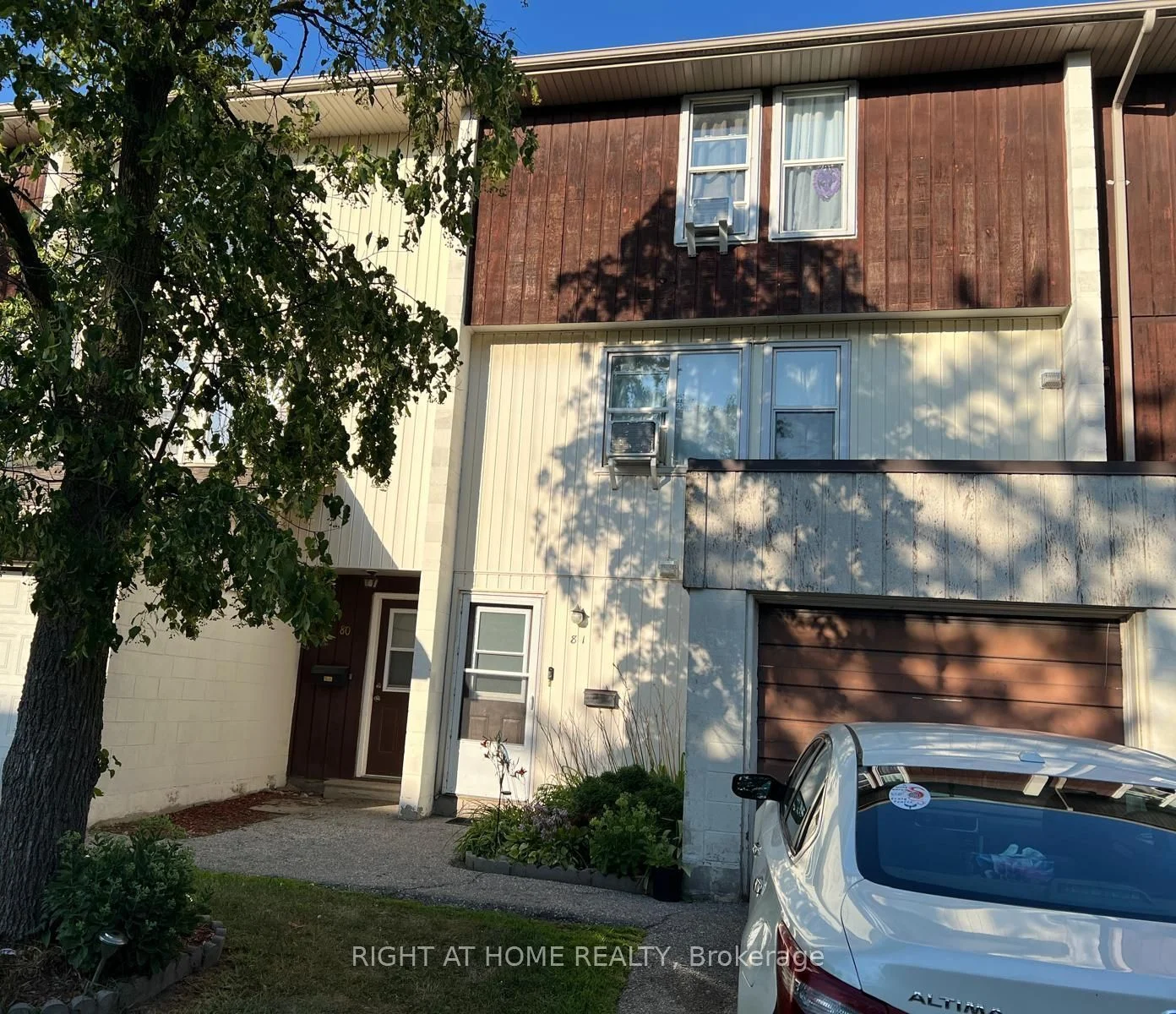 135 Chalmers Street S 81, Cambridge, ON N1R 6M2