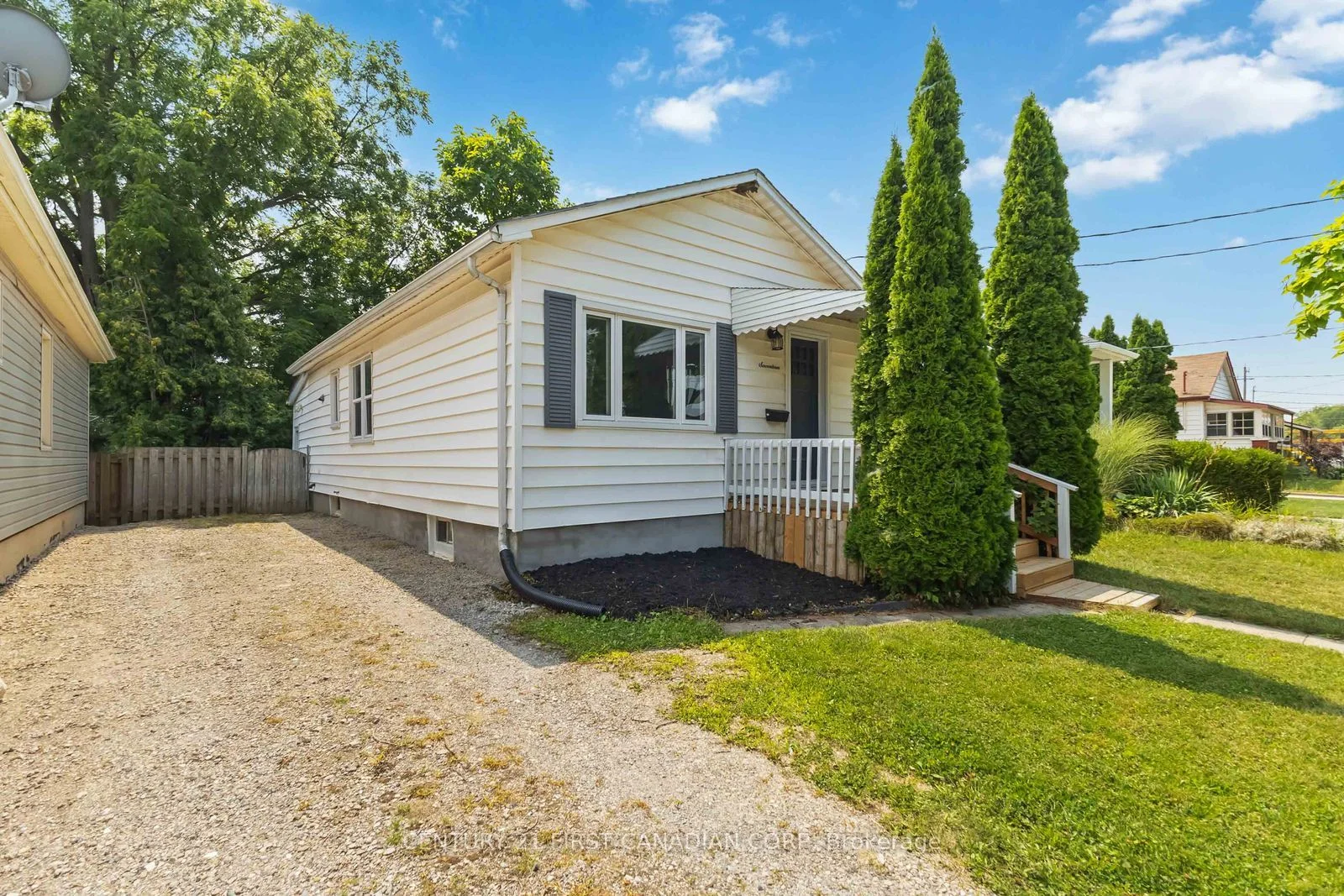 17 HIGHWAY Avenue, London South, ON N6C 2K4