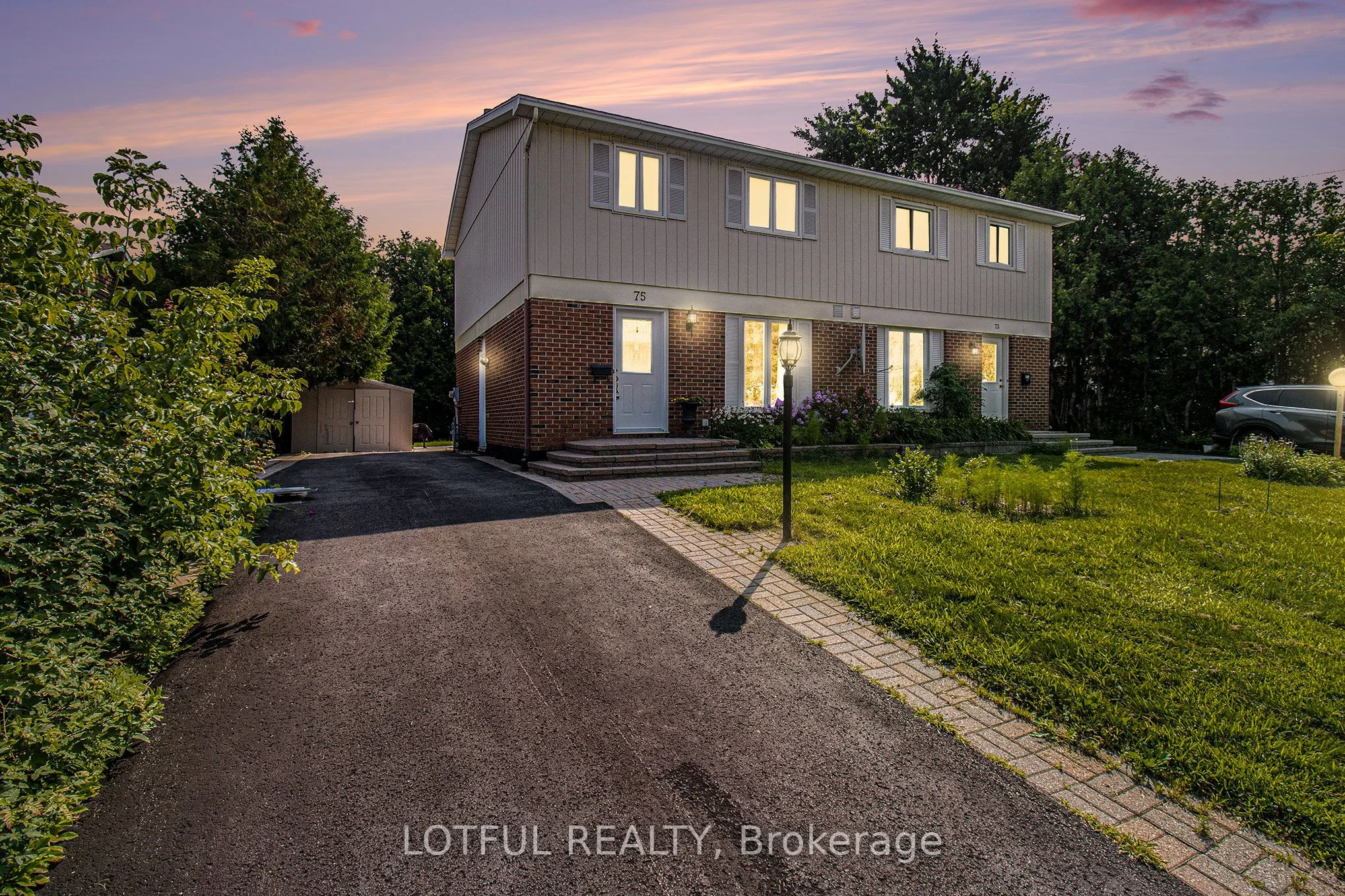 75 DALEHURST Drive A, Tanglewood - Grenfell Glen - Pineglen, ON K2G 3V1