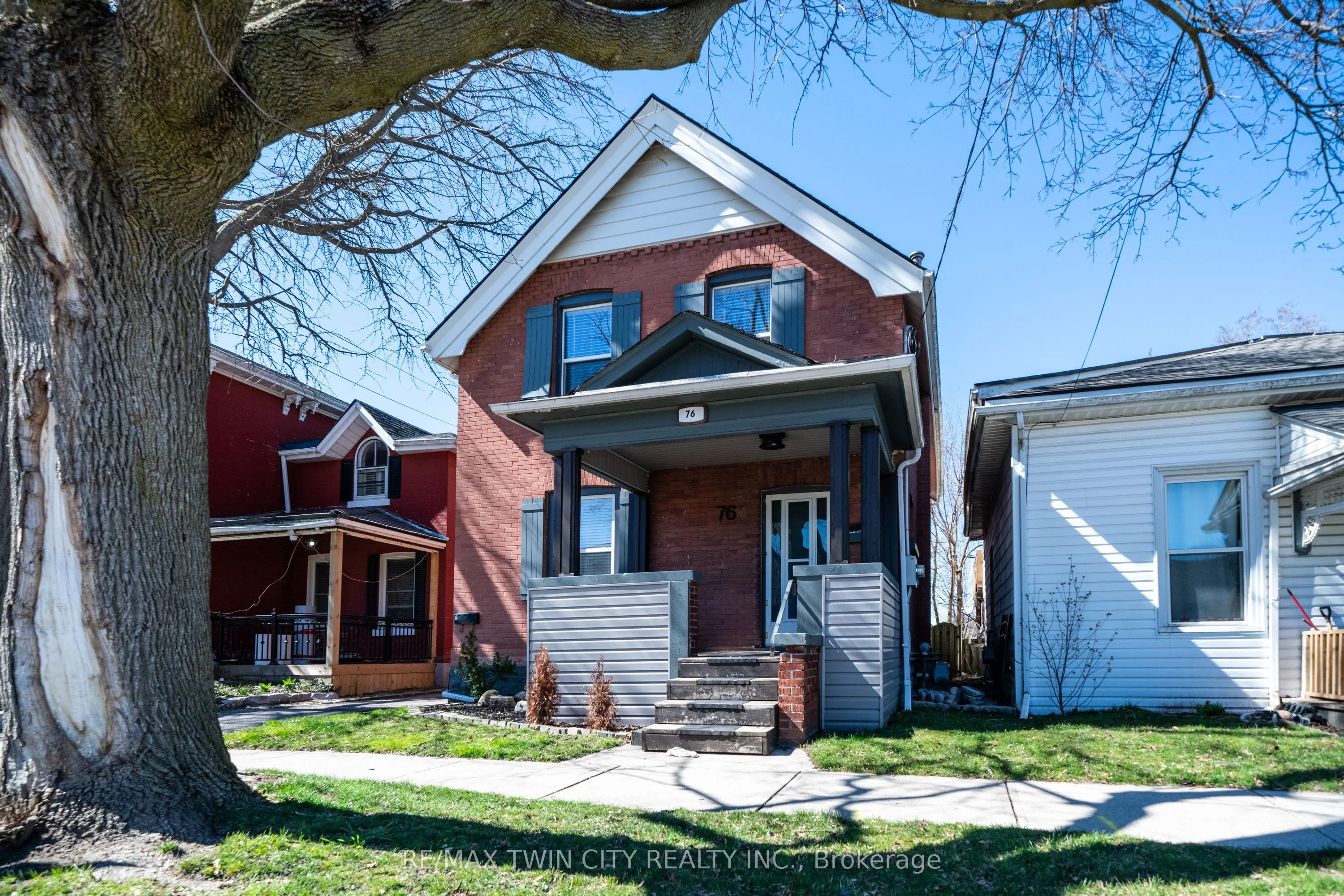 76 Richmond Street A, Brantford, ON N3T 3Y5