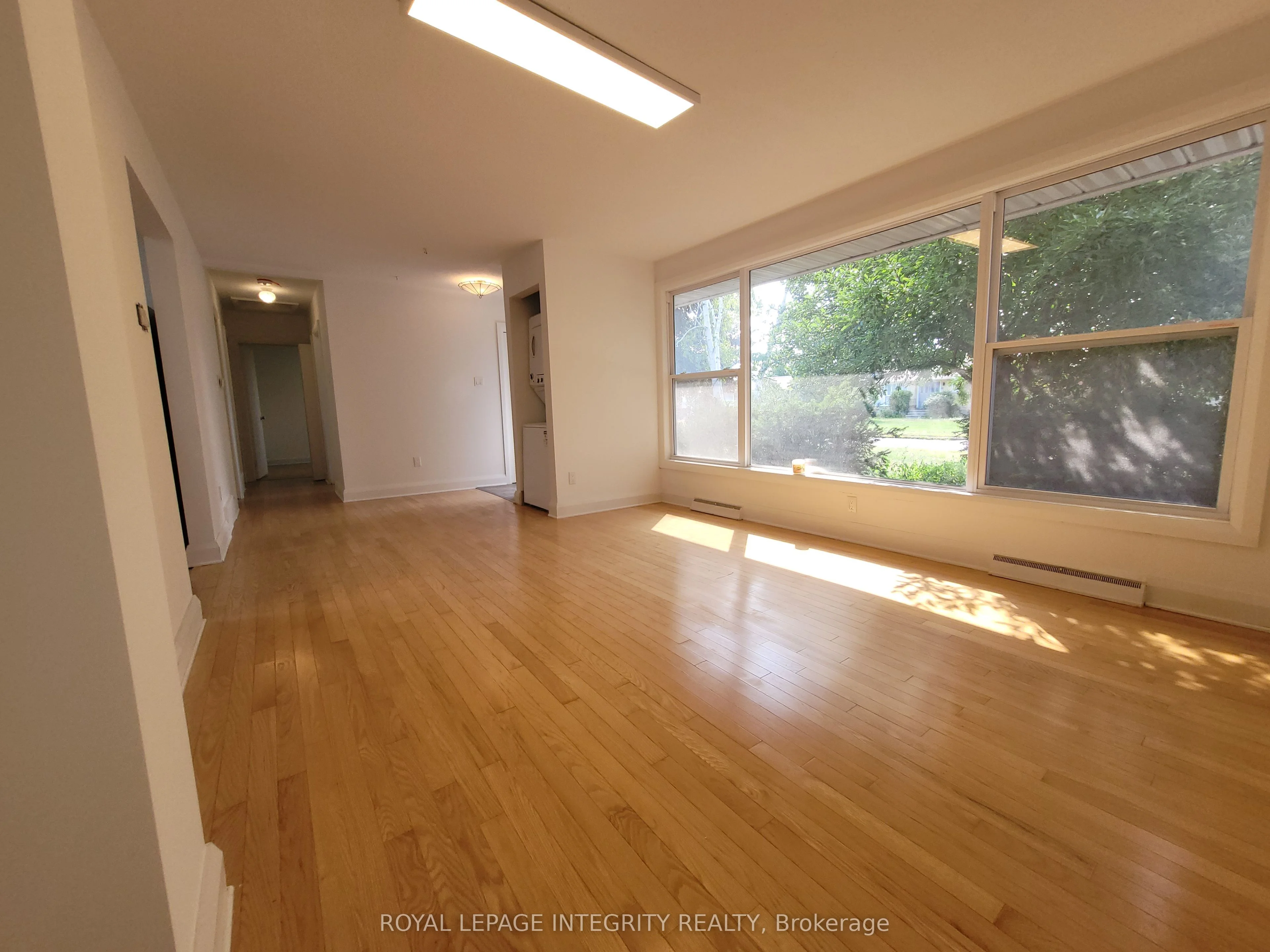 17 Kingsbury Avenue 1, Meadowlands - Crestview and Area, ON K2G 3E5