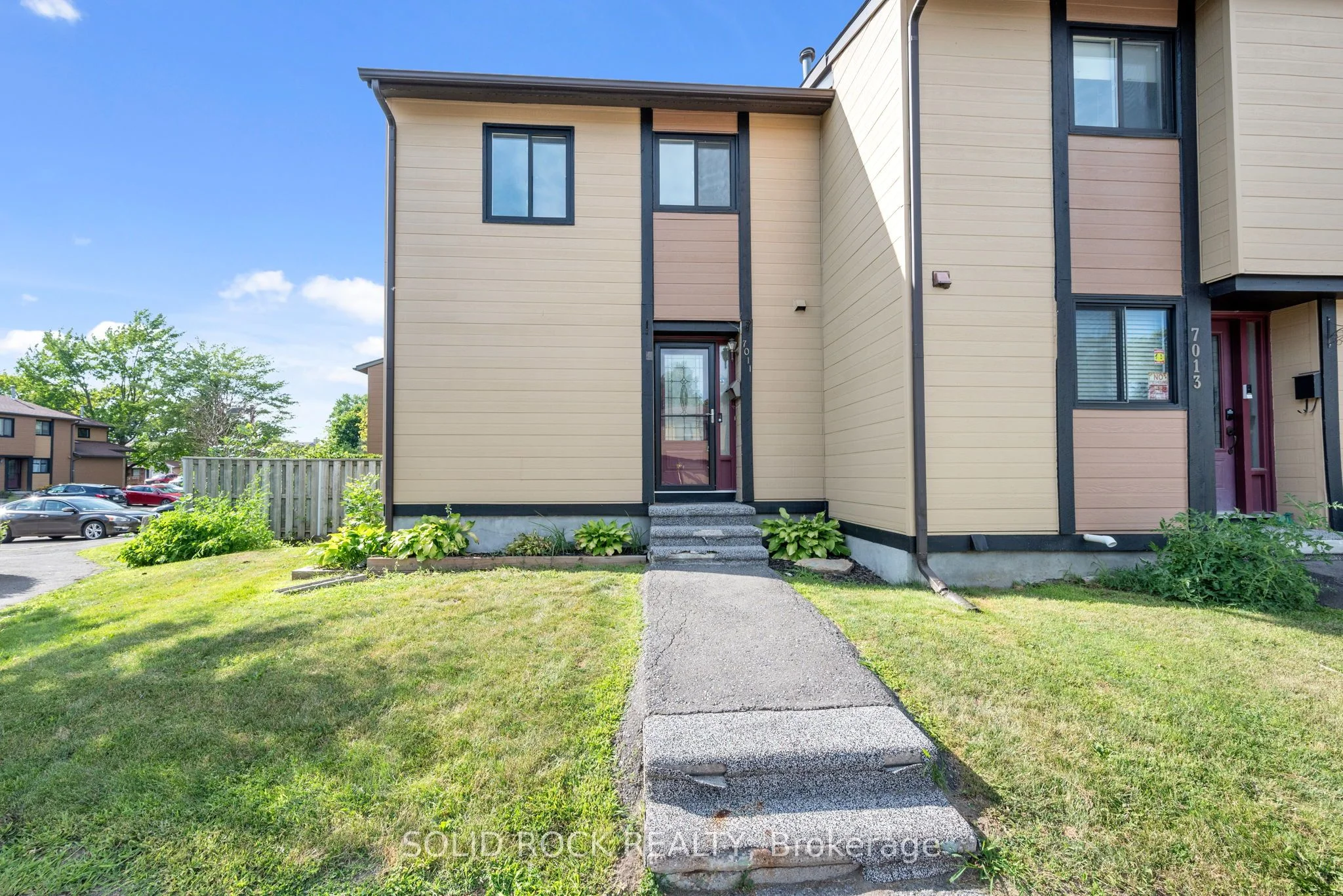 7011 Bilberry Drive, Orleans - Convent Glen and Area, ON K1C 2C2
