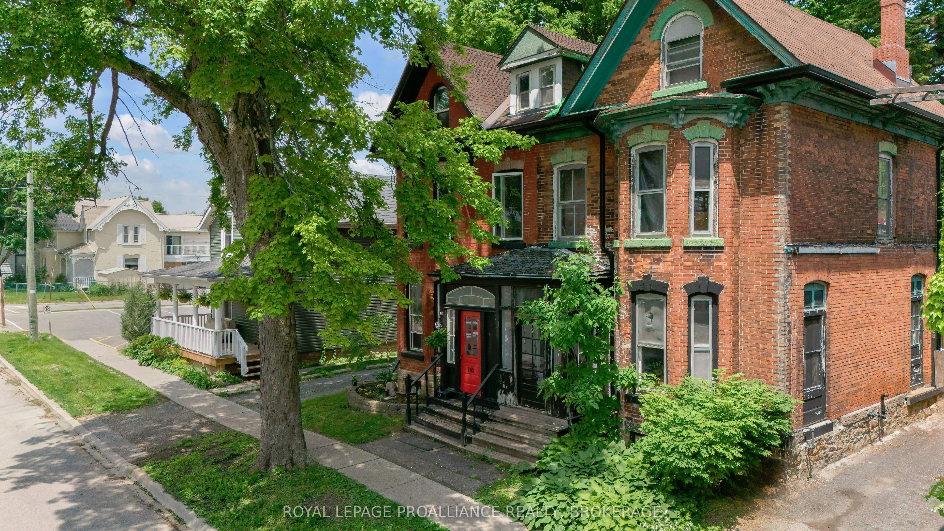 Semi-Detached in Gananoque
