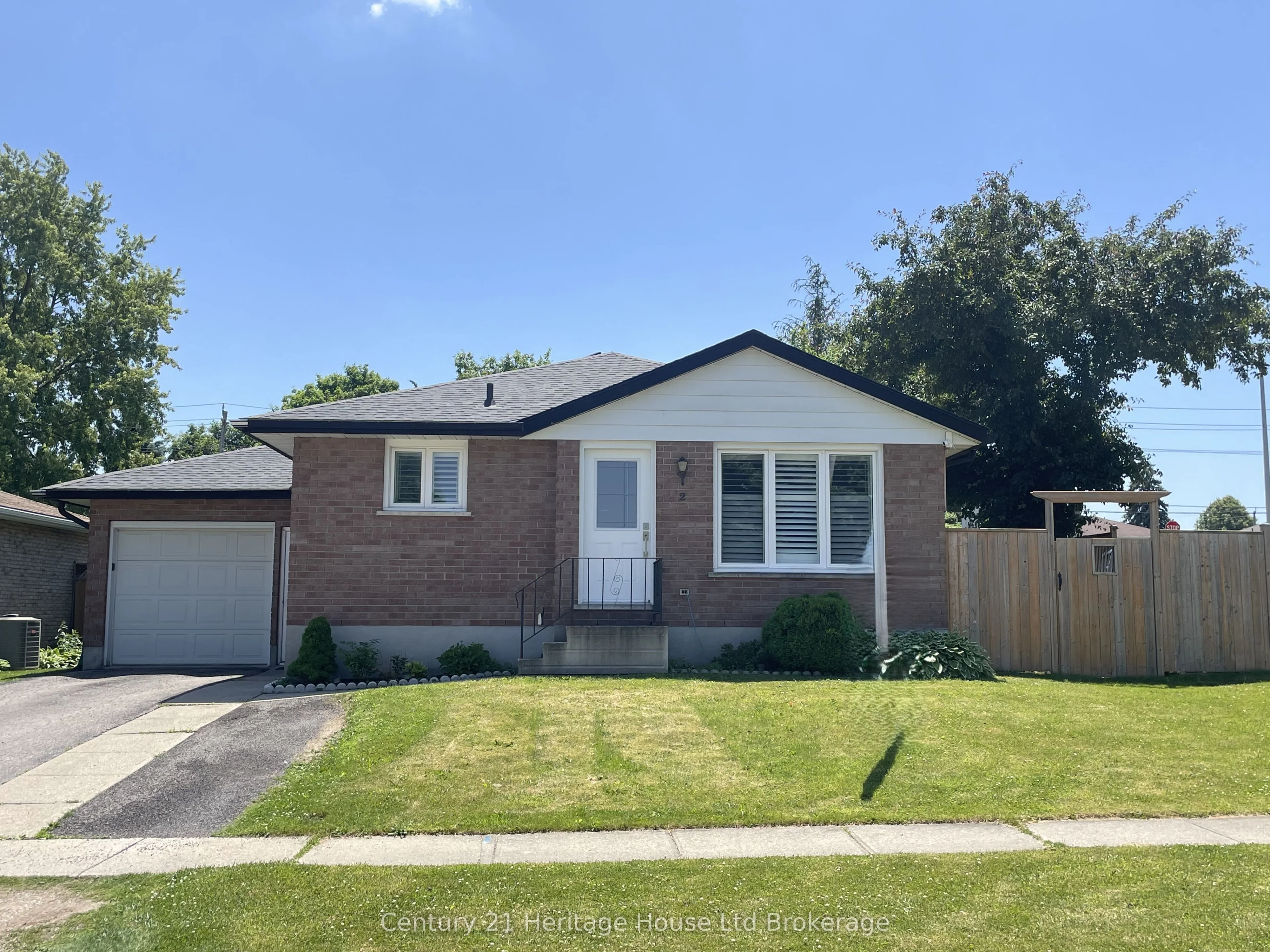 2 Chippewa Avenue, Woodstock, ON N4T 1A1