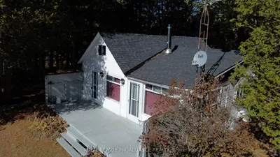 Detached in North Frontenac