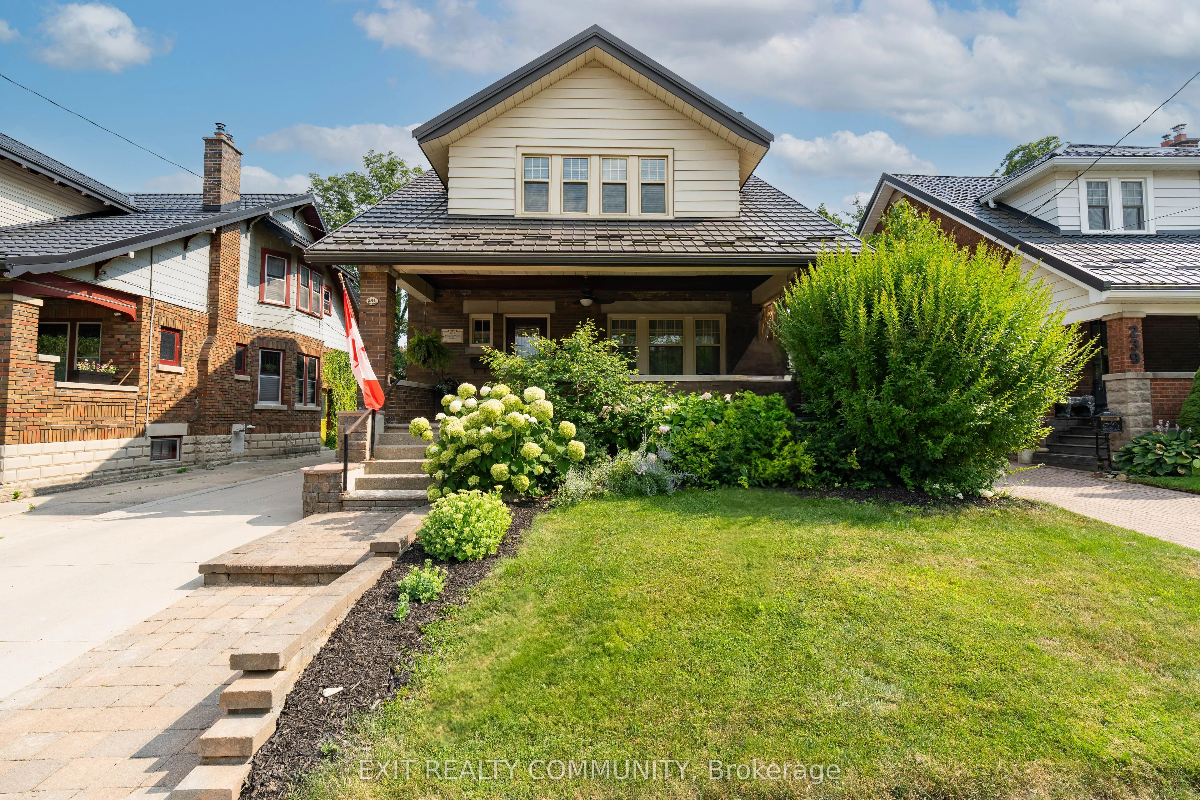 241 Briscoe Street E, London South, ON N6C 1X5