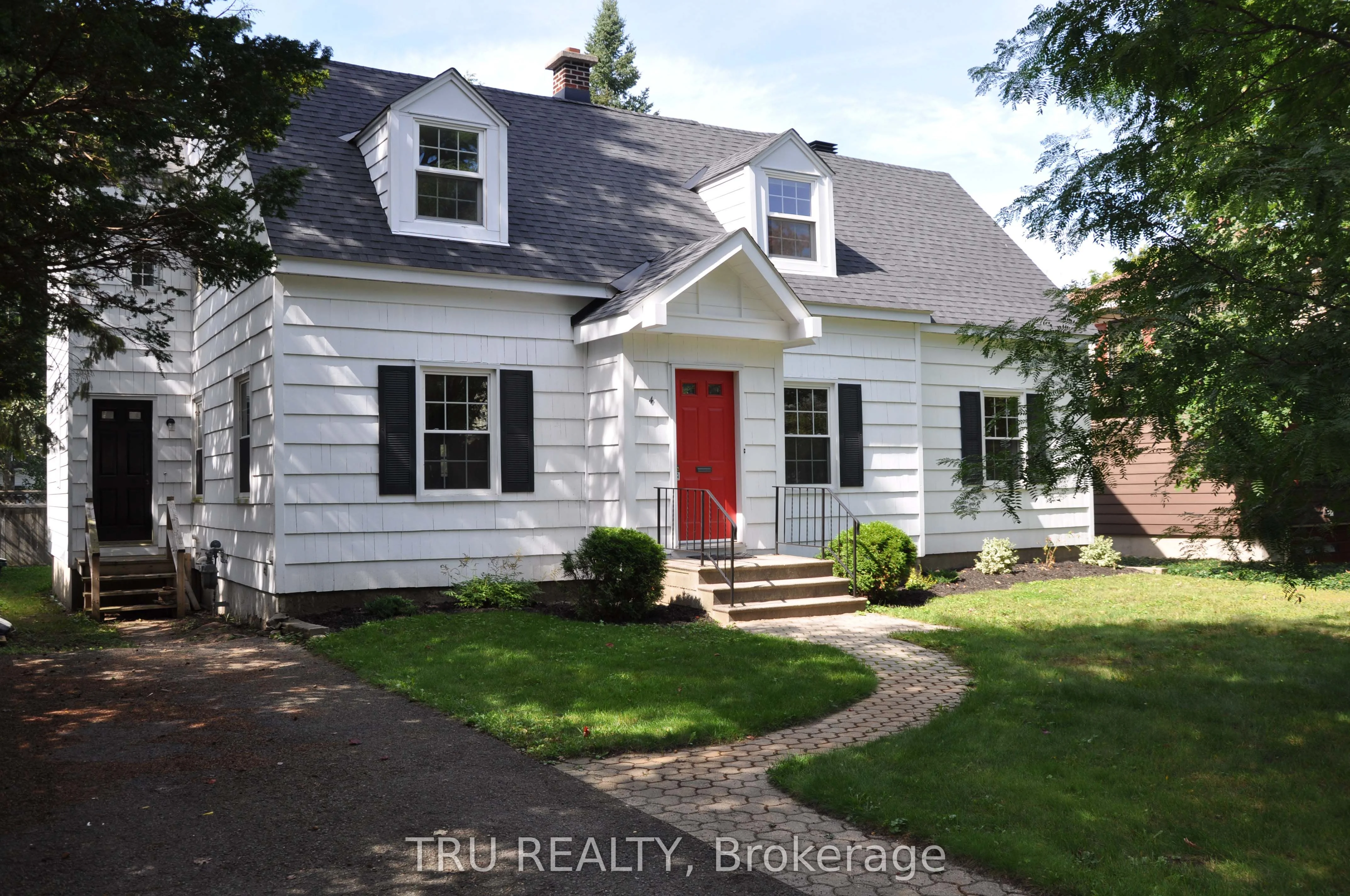 4 BRAEMAR Street, Manor Park - Cardinal Glen and Area, ON K1K 3C5