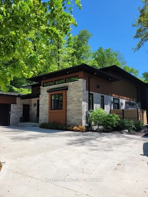 Detached in Tillsonburg