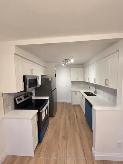 Semi-Detached in Welland