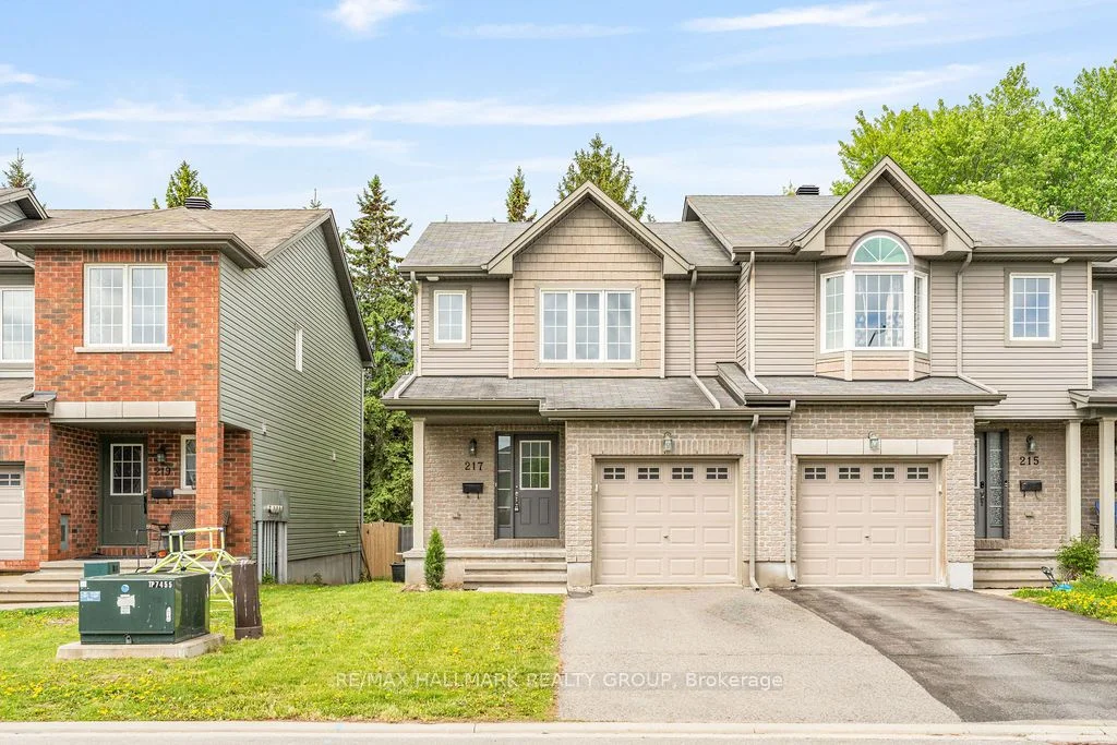 Att/Row/Townhouse in Blossom Park - Airport and Area