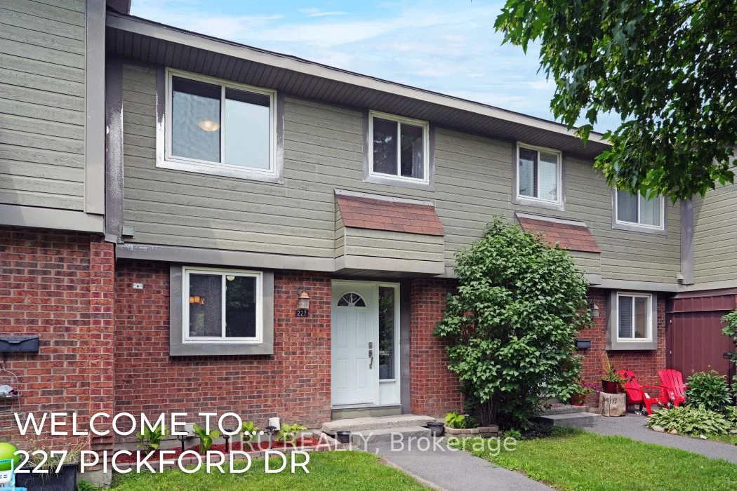 Condo Townhouse in Kanata