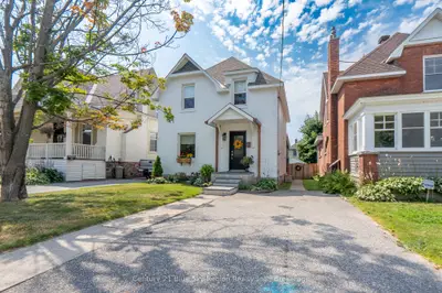 Detached in North Bay