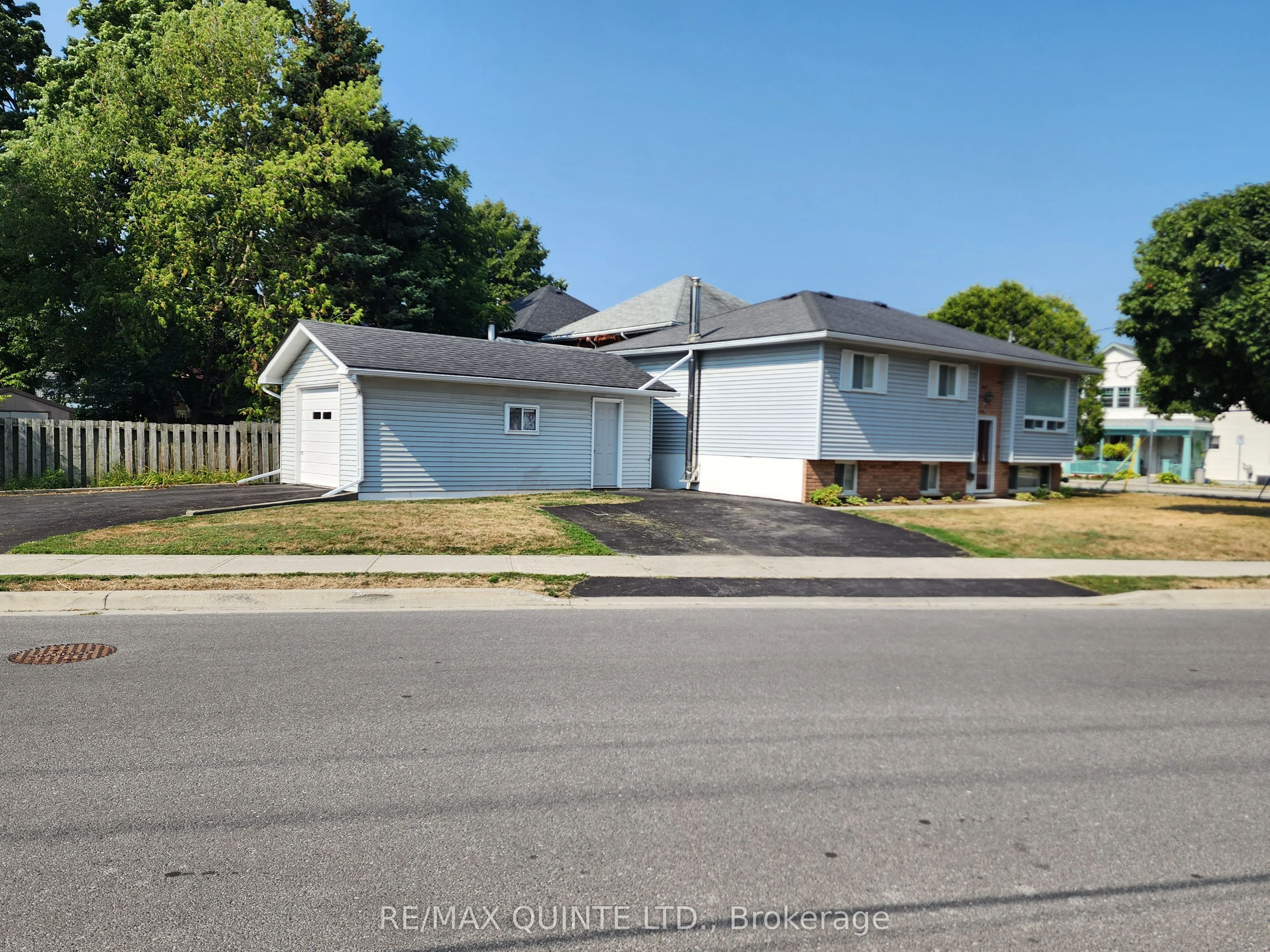 Detached in Belleville