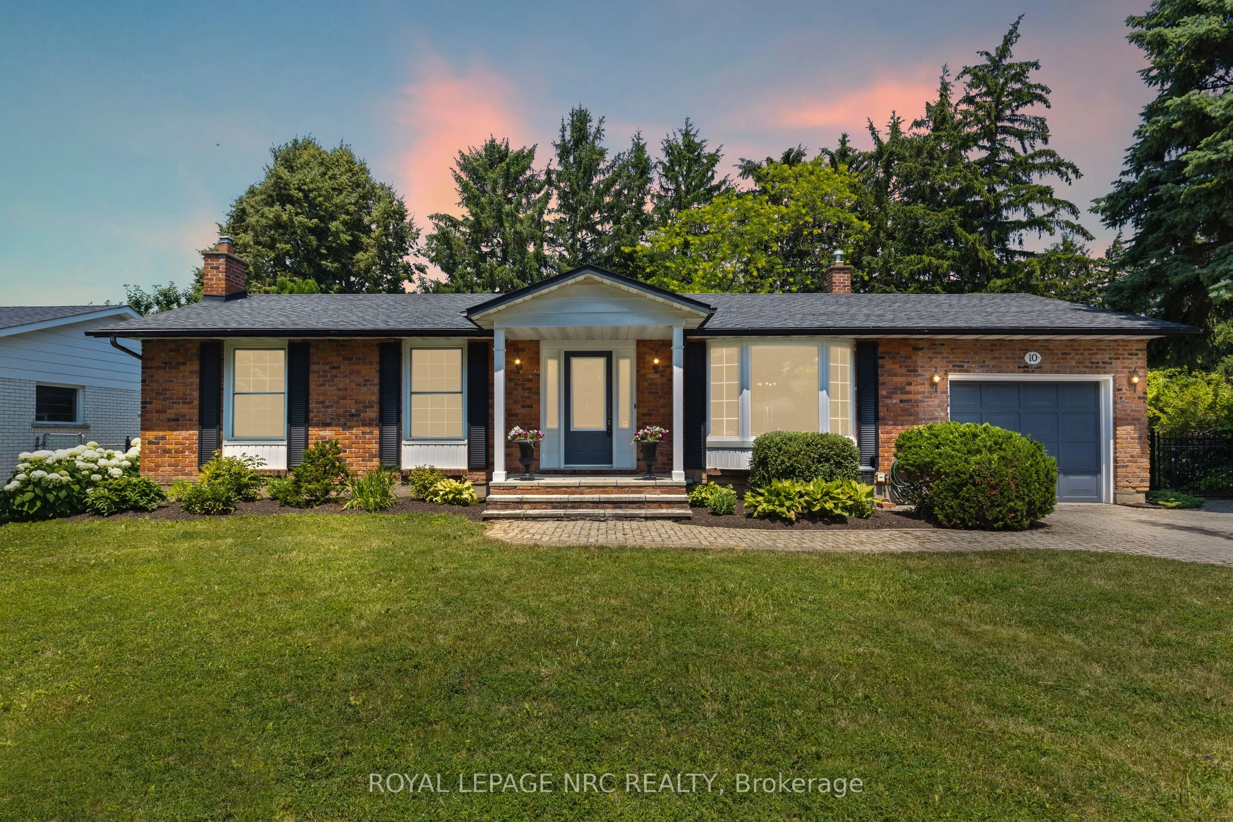 10 Upper Canada Drive, Niagara-on-the-Lake, ON L0S 1J0