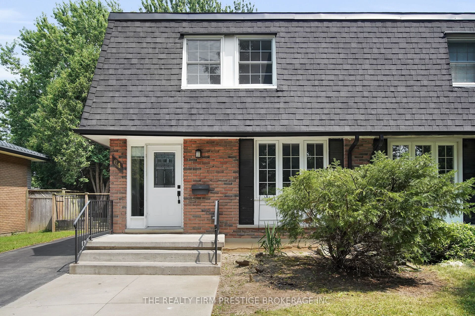 64 St Clair Crescent, London South, ON N6J 3E4